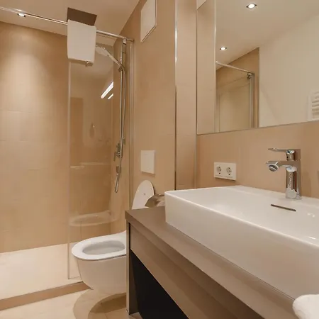 Apartment Lakeside Luxury By Interhome Zell am See